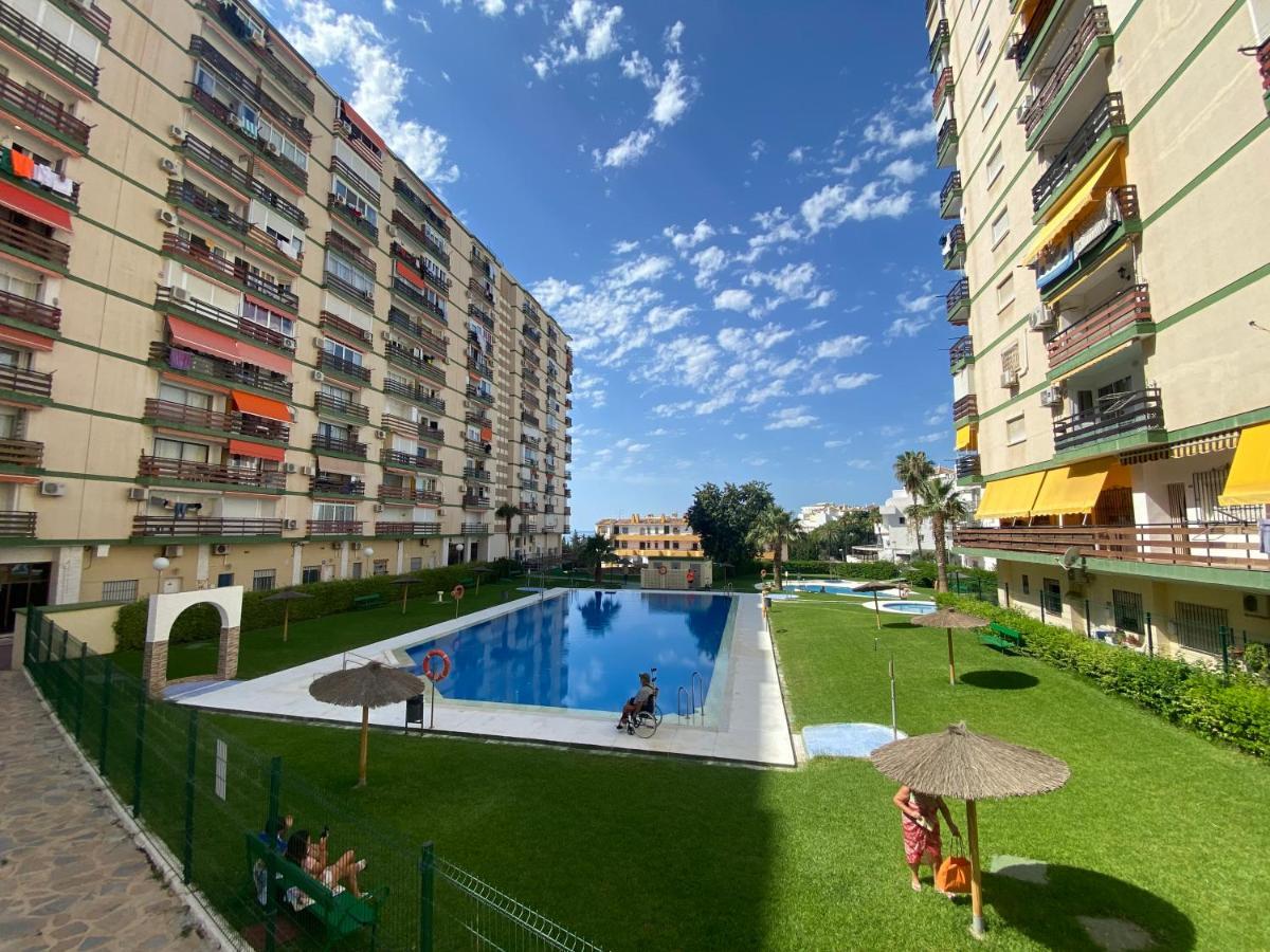 Apartamentos Naciones Playa, La Paloma Benalmadena Bagian luar foto